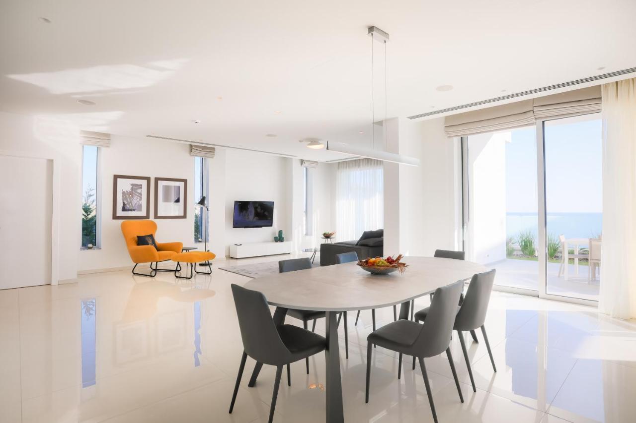 Sea Pearl Beachfront - Breeze Vilă *